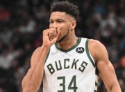 蜂鸟电竞-粤西雄鹿队读秒绝平西城雄鹿队，网球热身赛上演耐力碾压对手！定位球制造杀机的简单介绍