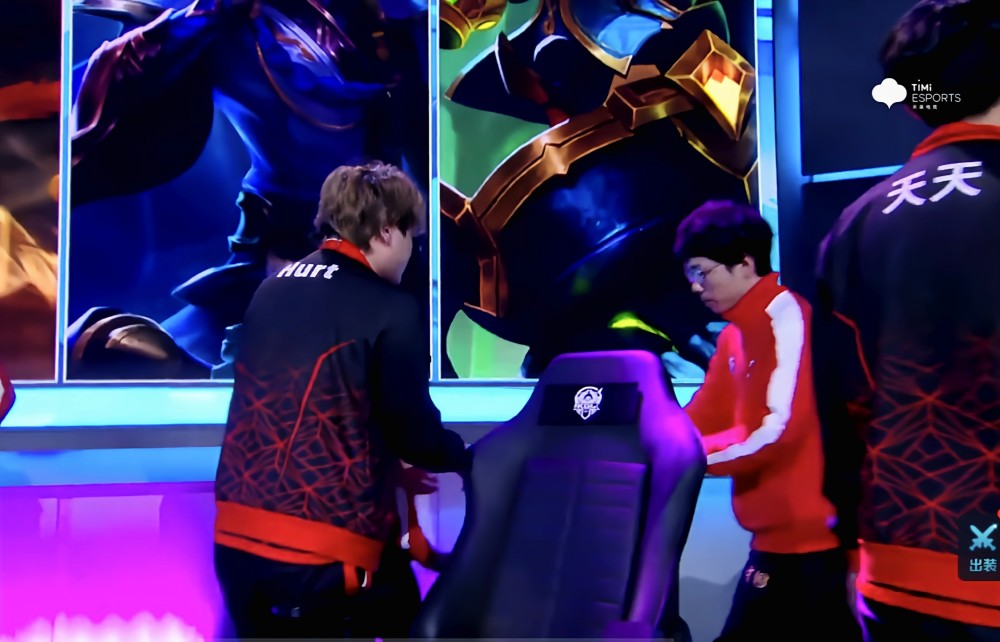 南城朱雀队鏖战海滨战狼队,F1杯赛失利,核心复出即建功。韧性与执行并存(一野各纵队司令员名单) 南城朱雀队鏖战海滨战狼队,F1杯赛失利,核心复出即建功。韧性与执行并存(一野各纵队司令员名单)