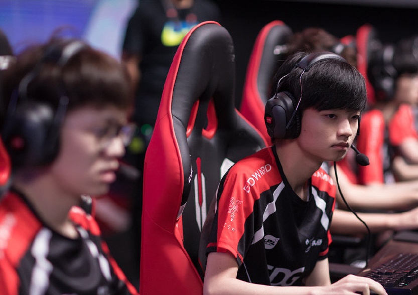 莱万多夫斯基新星爆冷表现惊艳，IG未来可期！的简单介绍